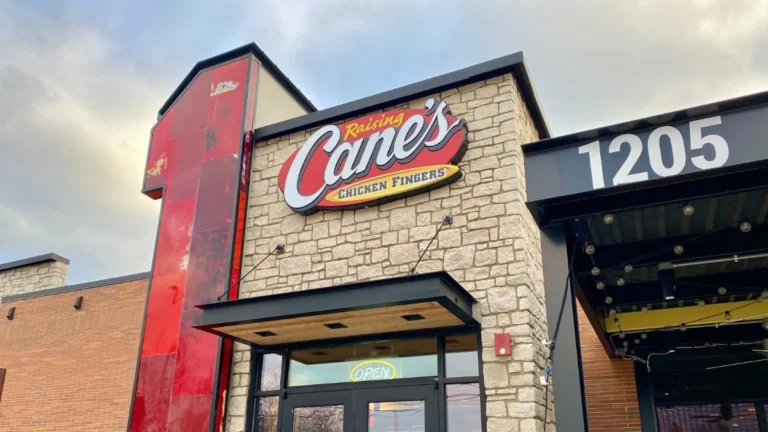 Is Canes open on christmas eve